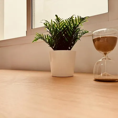 Click & Guest - Urban And Quiet House Apartment