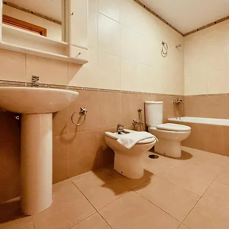 Click & Guest - Urban And Quiet House Apartment